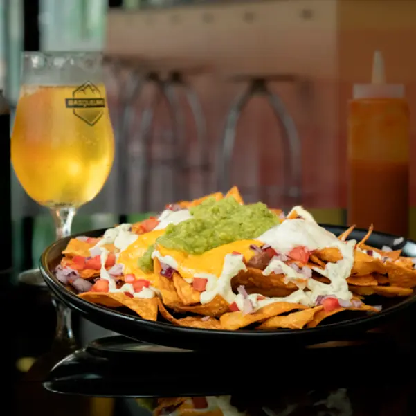 cerveza y nachos